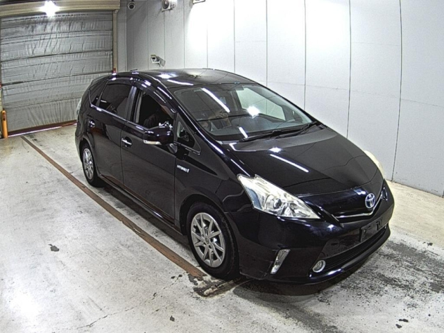 TOYOTA PRIUS — фото