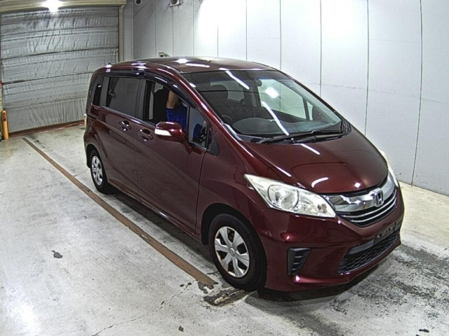 HONDA FREED — фото