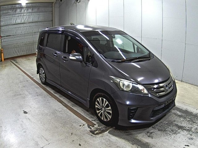 HONDA FREED — фото