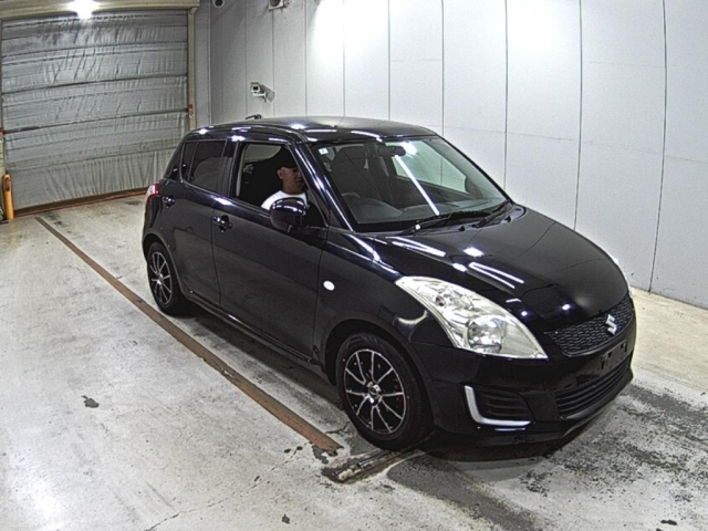 SUZUKI SWIFT — фото
