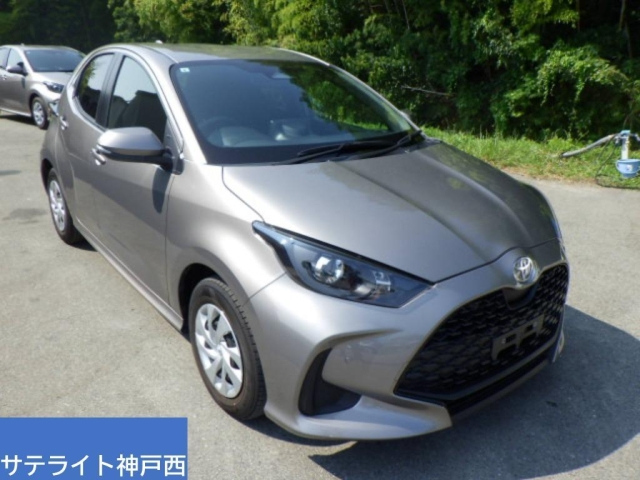 TOYOTA YARIS — фото