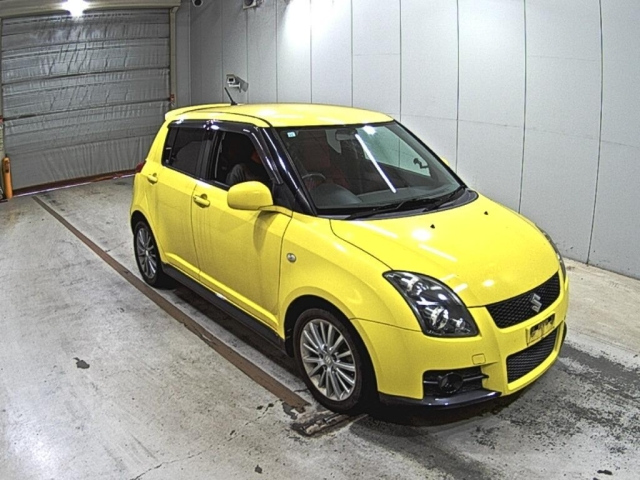 SUZUKI SWIFT — фото