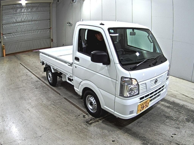 NISSAN CLIPPER — фото