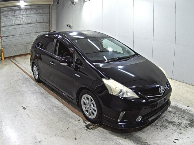 TOYOTA PRIUS — фото