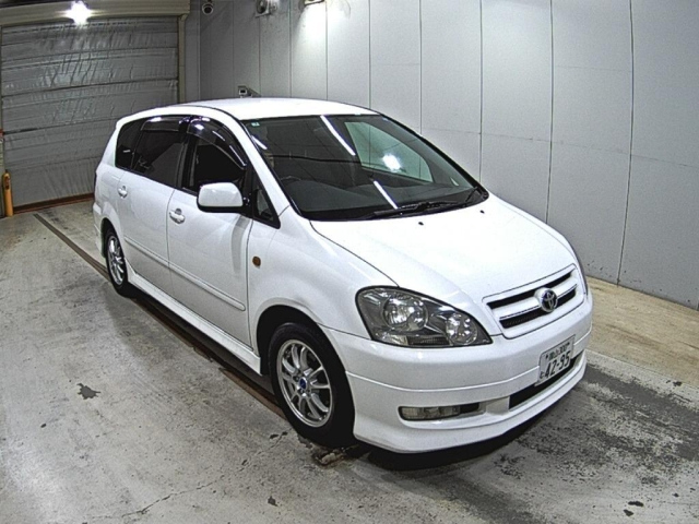 TOYOTA IPSUM — фото