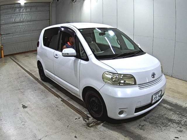 TOYOTA PORTE — фото