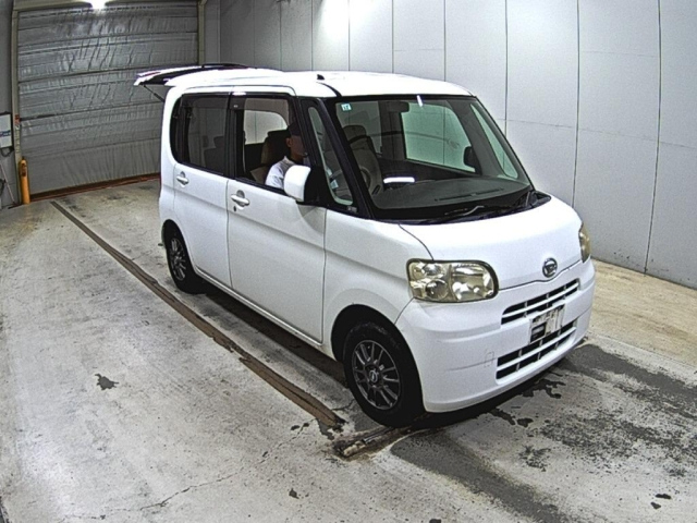 DAIHATSU TANTO — фото
