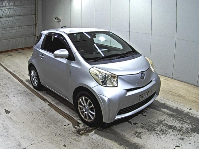 TOYOTA IQ