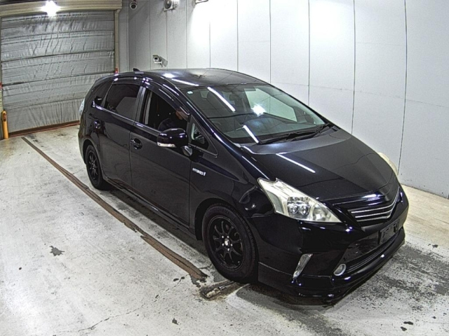 TOYOTA PRIUS — фото