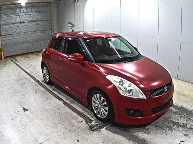 SUZUKI SWIFT — фото