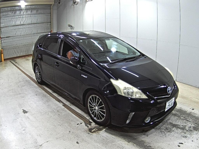 TOYOTA PRIUS — фото