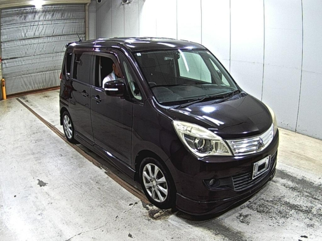 MITSUBISHI DELICA — фото
