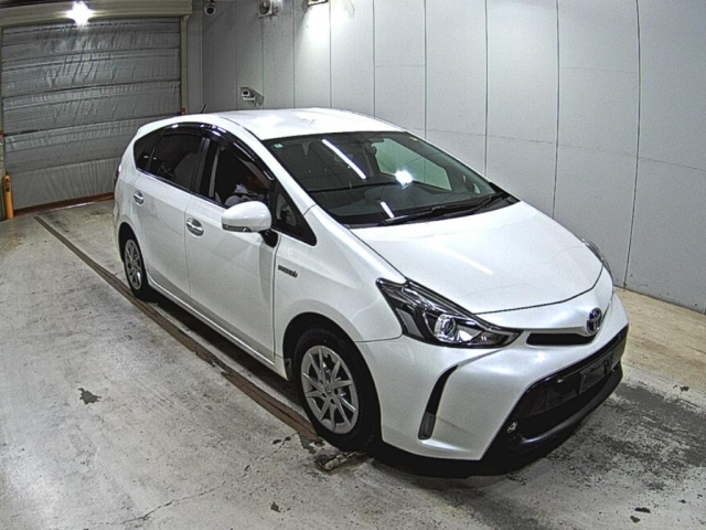 TOYOTA PRIUS — фото