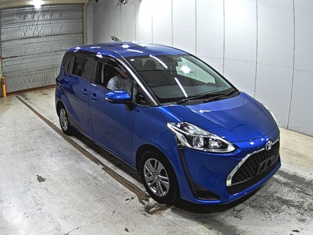 TOYOTA SIENTA — фото