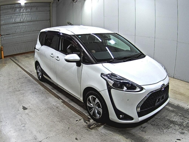 TOYOTA SIENTA — фото