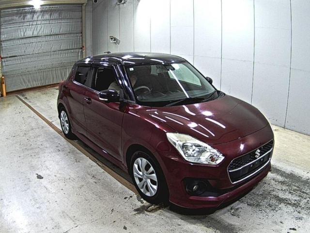 SUZUKI SWIFT — фото