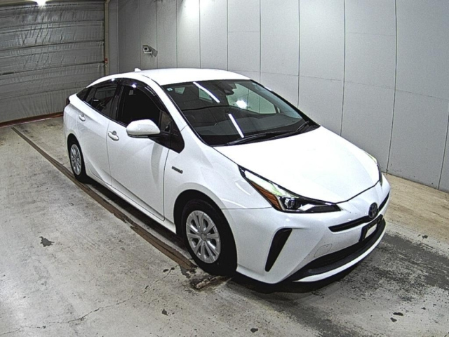 TOYOTA PRIUS — фото