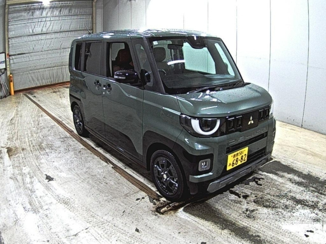MITSUBISHI DELICA — фото