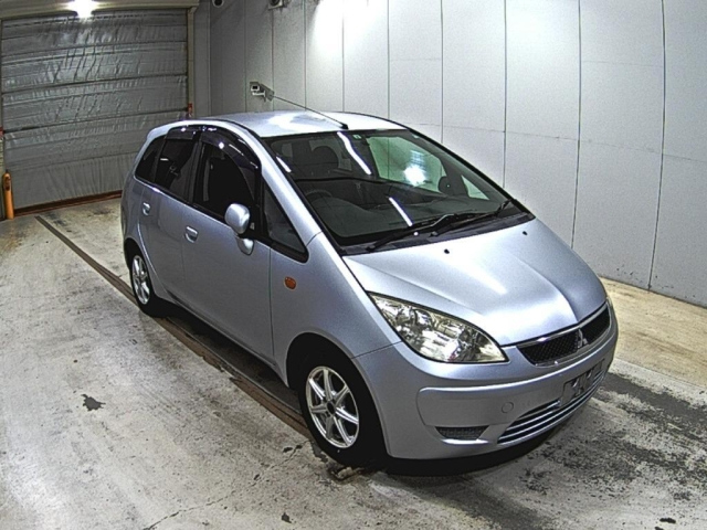MITSUBISHI COLT — фото