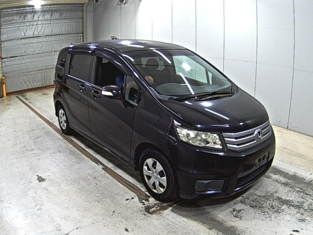 HONDA FREED — фото