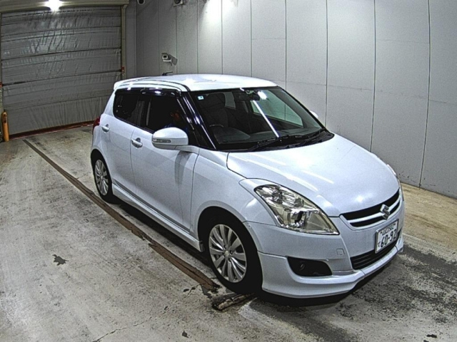 SUZUKI SWIFT — фото