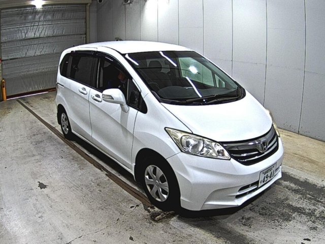 HONDA FREED — фото
