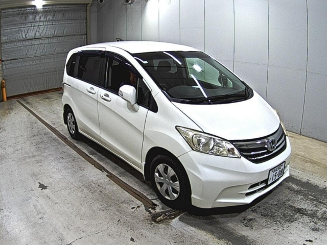 HONDA FREED — фото