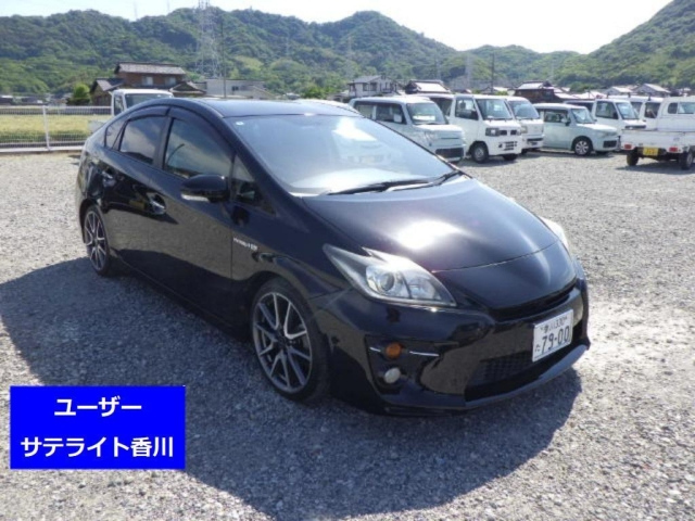 TOYOTA PRIUS — фото