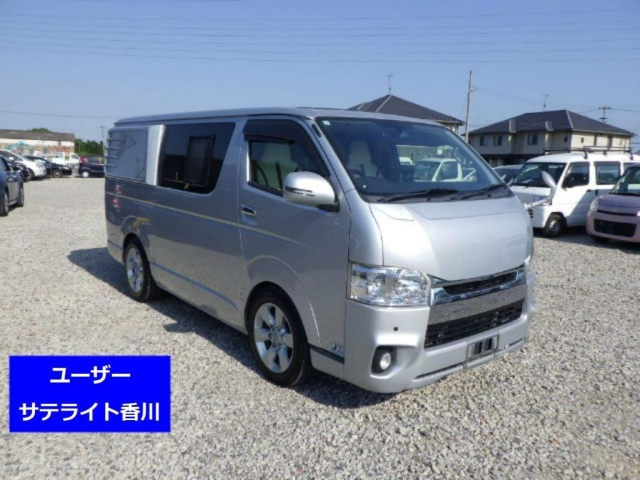 TOYOTA HIACE — фото