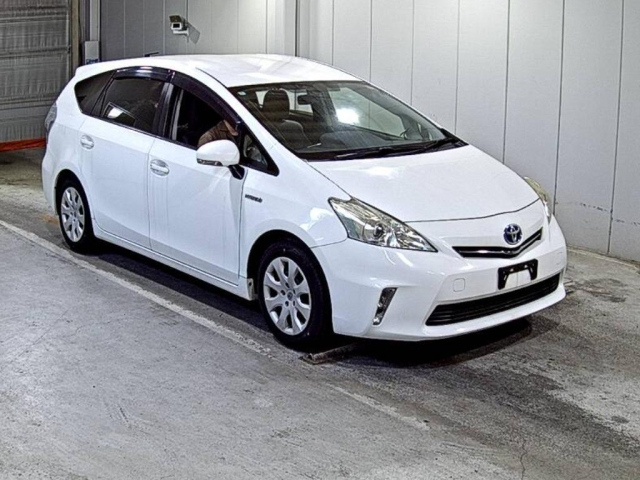 TOYOTA PRIUS — фото