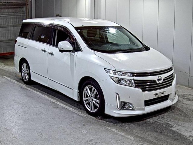 NISSAN ELGRAND — фото