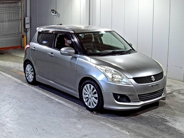 SUZUKI SWIFT — фото