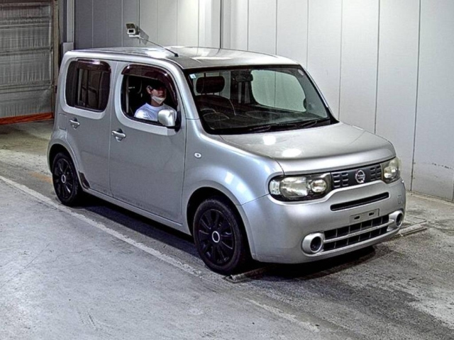 NISSAN CUBE — фото