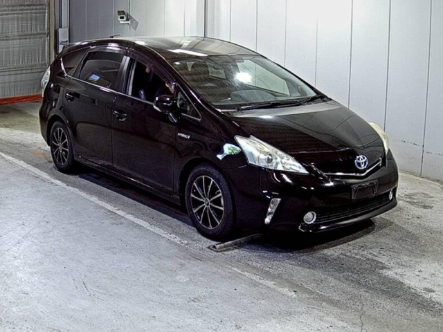 TOYOTA PRIUS — фото