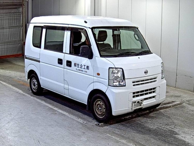 NISSAN CLIPPER — фото