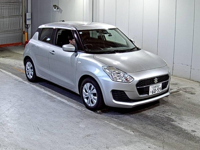 SUZUKI SWIFT — фото