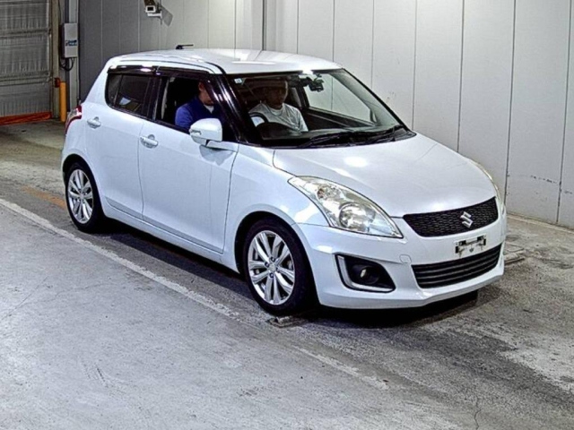 SUZUKI SWIFT — фото
