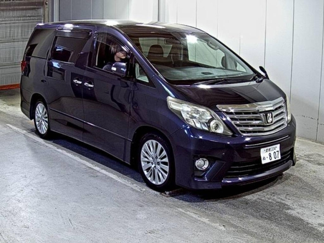 TOYOTA ALPHARD — фото