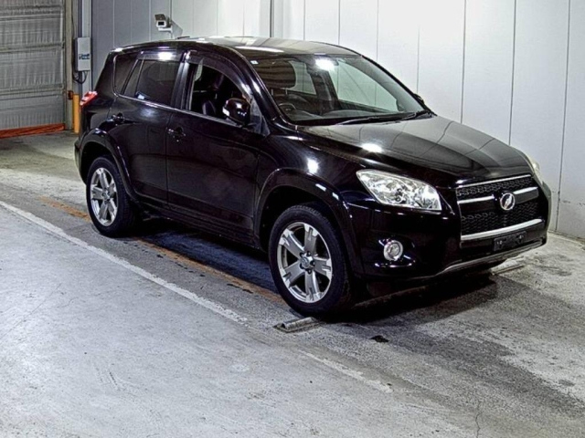 TOYOTA RAV4 — фото