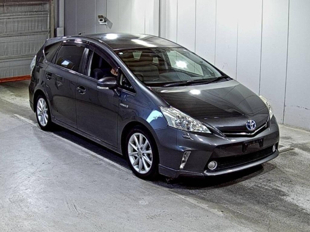 TOYOTA PRIUS — фото