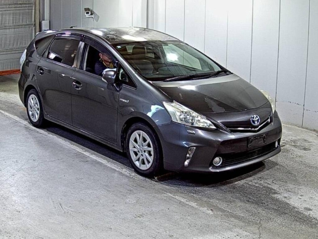 TOYOTA PRIUS — фото