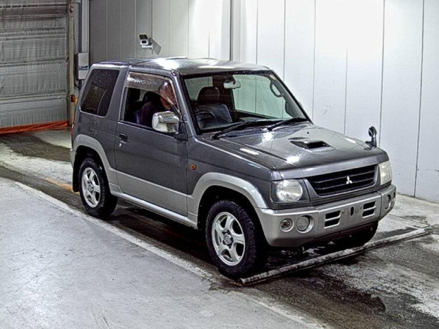 MITSUBISHI PAJERO — фото