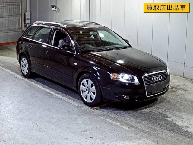 AUDI A4 — фото
