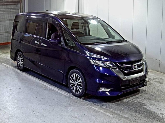 NISSAN SERENA — фото