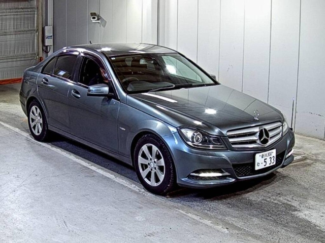 MERCEDES-BENZ C — фото