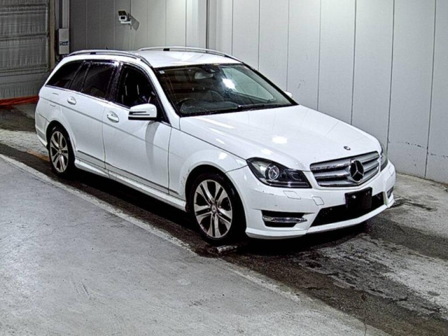 MERCEDES-BENZ C — фото