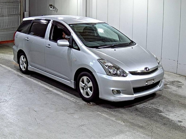 TOYOTA WISH — фото