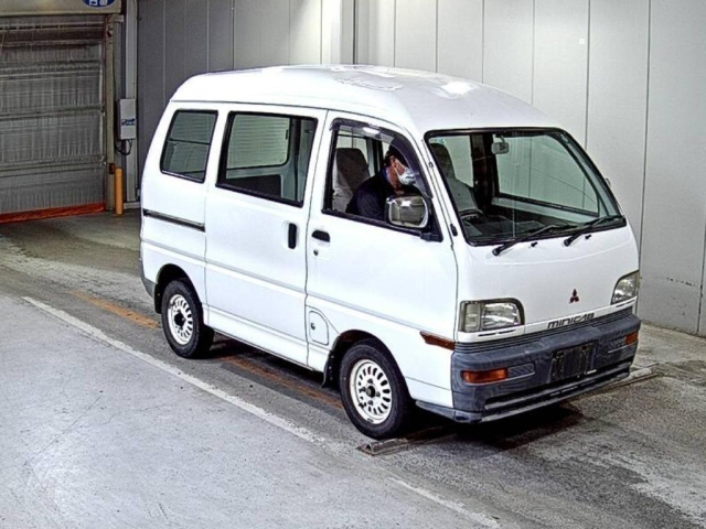MITSUBISHI MINICAB VAN