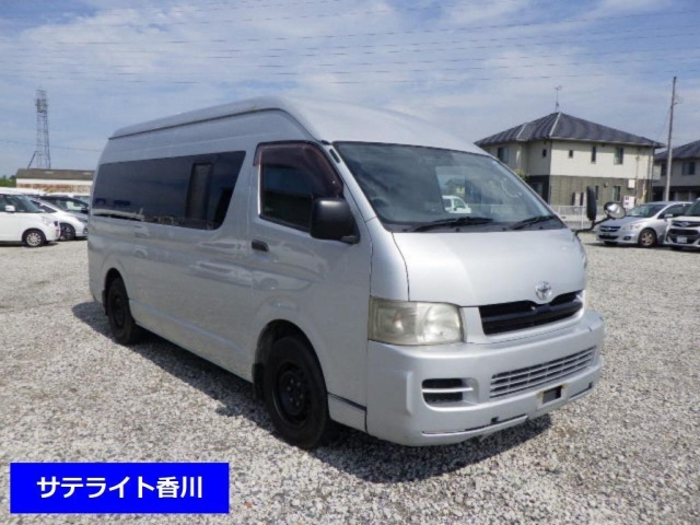 TOYOTA HIACE — фото