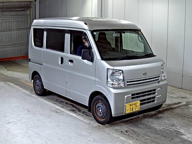 NISSAN CLIPPER — фото
